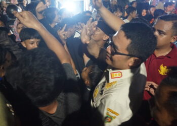 Andi Harun Bantu Polisi Urai kemacetan di Jalan Lambung Mangkurat