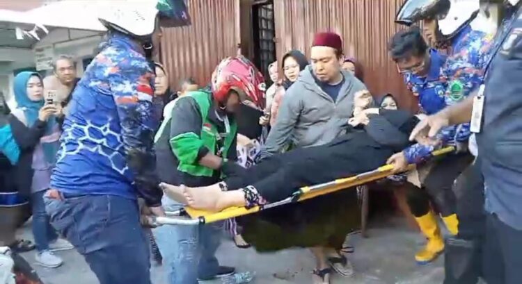 Antasari Membara, IRT Pingsan Melihat Rumahnya Hangus Terbakar