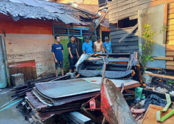 Sofa Terbakar, Warga Jelawat Geger