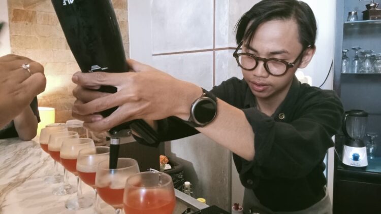 Limbah Nanas Jadi Minuman Welcome Drink Hotel di Samarinda