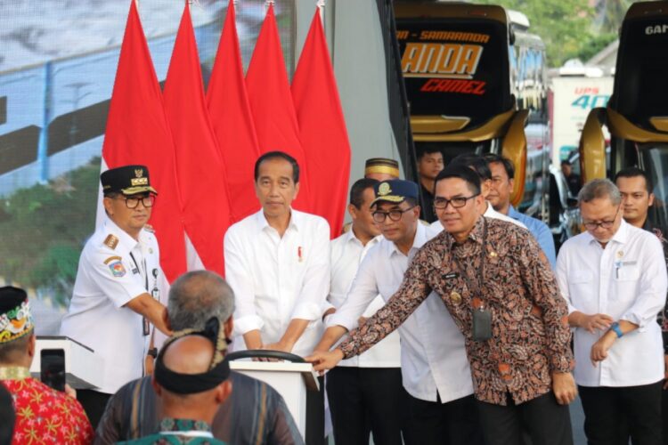 Andi Harun Usulkan Penataan Sungai Mahakam Untuk Kebutuhan Ekonomi Nasional kepada Presiden Jokowi
