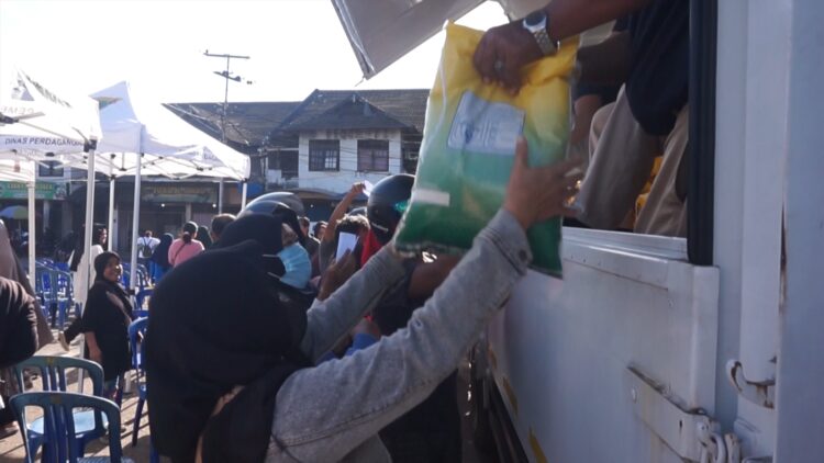 20 Ton Beras Premium Murah dari Pemkot Samarinda Ludes dalam 45 Menit