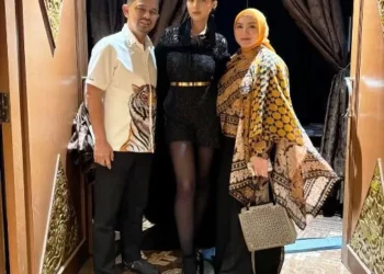 Putri Ramadhani Suci Tri Mukti Tampil Memukau di IFW 2024 dengan Busana Terbaru Ian Adrian
