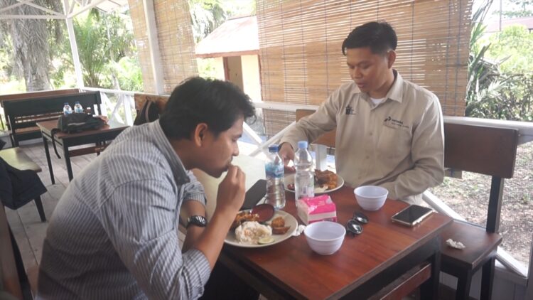 Nasi Goreng Seafood di Kedai Kopi Badak , Harga Receh Rasa Restauran
