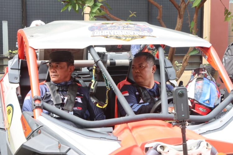 Kapolda Kaltim Lepas Ratusan Peserta Adventure Trail Bhayangkara Presisi di Kukar