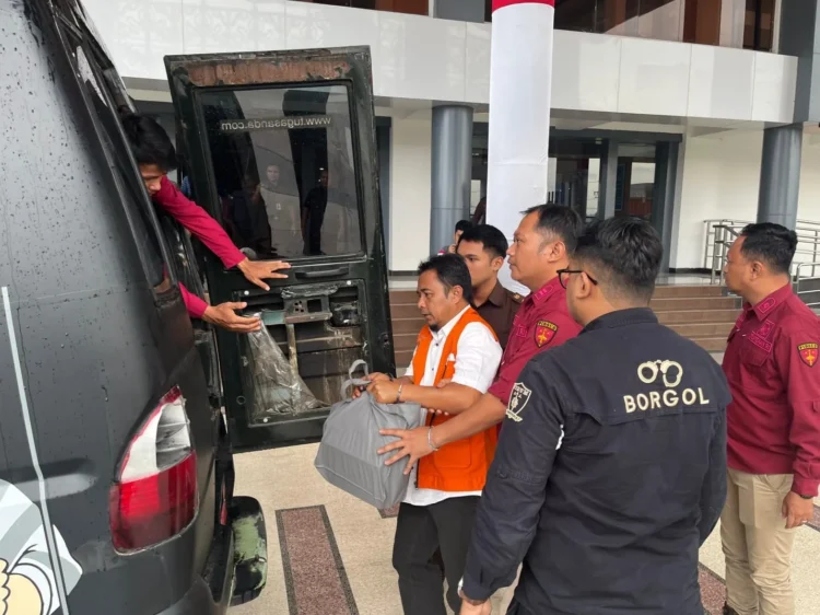 Pungut Uang Rp7,744 Miliar dari Pengusaha, PNS Di Berau Ditangkap Kejati Kaltim