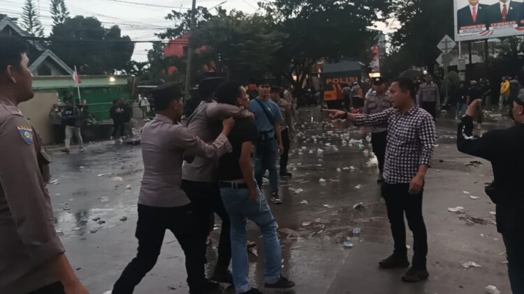 Aksi Kawal Putusan MK di Samarinda, Polisi Temukan Sajam