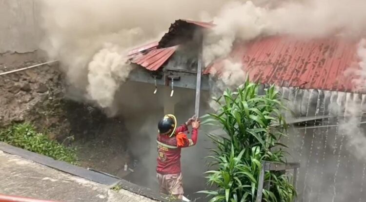 Diduga Akibat Sampah, 9 Rumah di Samarinda Hangus terbakar
