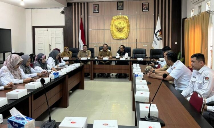 Pj Walikota Samarinda Datangi KPU Bahas Keamanan Pilkada