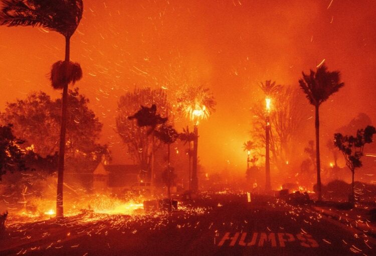 Kebakaran Hutan Los Angeles, 3 Tewas , 105 Ribu Penduduk Diperintah Evakuasi