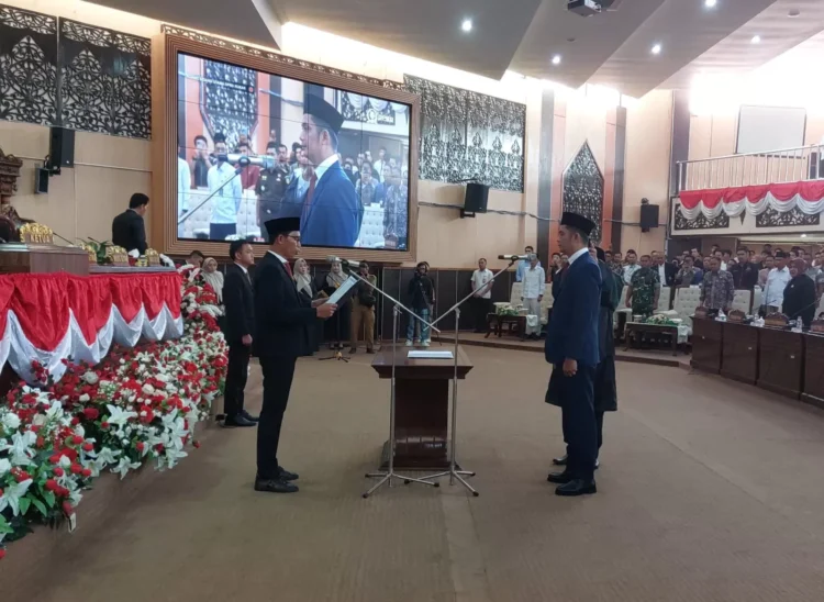 Hendra Gantikan Alif Turiadi  di DPRD Kutai Kartanegara