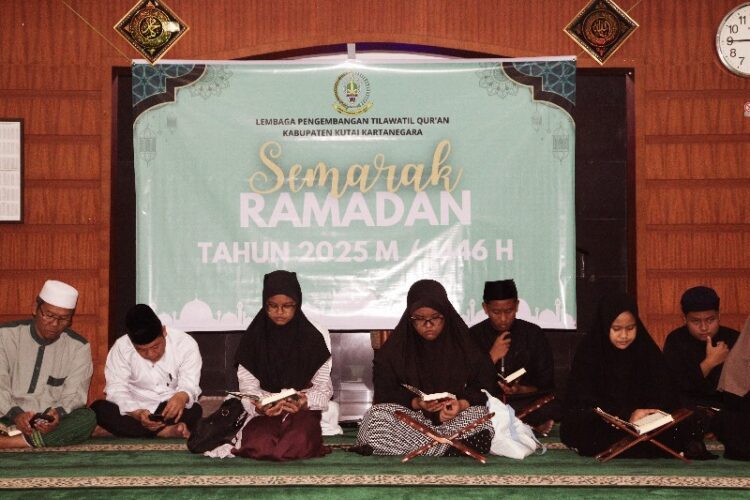 Semarak Ramadan Pemkab Kukar Gelar Tadarus di Masjid Kompleks Kantor Bupati