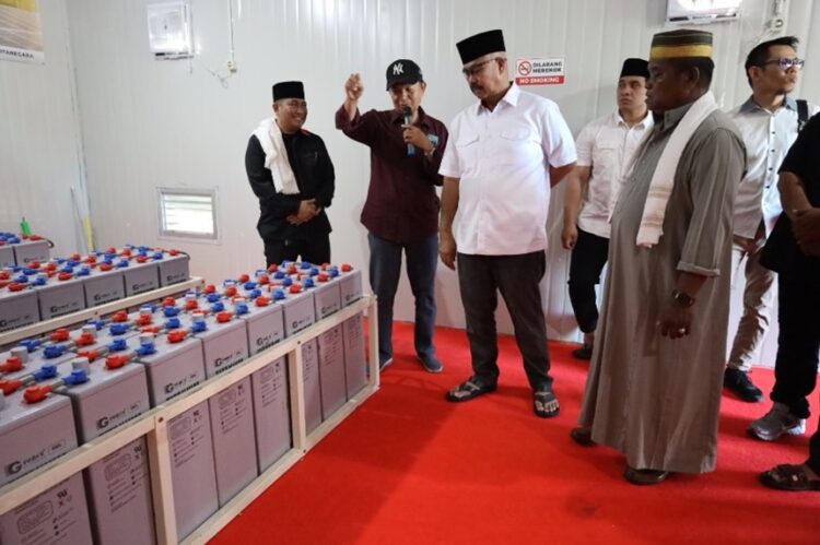 Bupati Kukar Resmikan Listrik Komunal di desa Tani Baru
