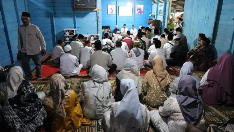Bupati Kukar Dorong Penguatan Keagamaan dalam Silaturahmi Ramadhan di Loa Janan
