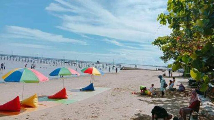 Desa Kersik Padukan Sektor Kelautan dan Pariwisata