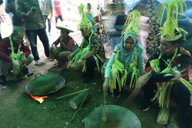 Pemkab Kukar Fasilitasi Pengakuan Wilayah Adat Melalui FGD Lintas Kementerian