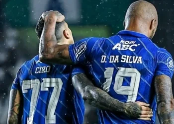 Persib Bandung masih kokoh di puncak