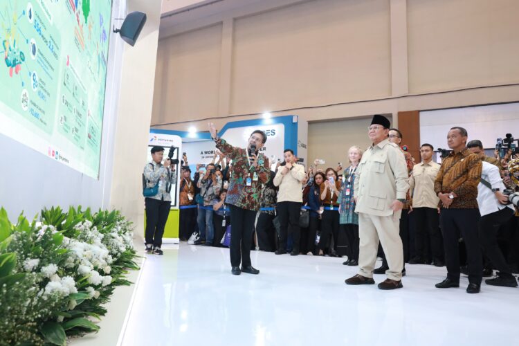 Presiden Prabowo Kunjungi Booth Pertamina Hulu Energi di IPA Convex 2025