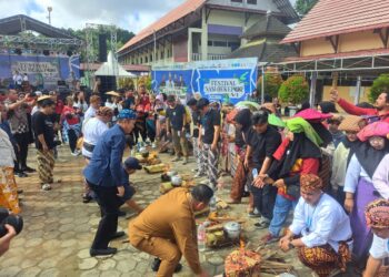 Aroma Menggoda di Festival Nasi Bekepor Universitas Kutai Kartanegara