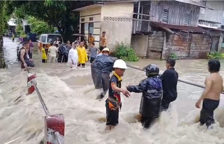 “Tolong Kulkasku  Ngambang”