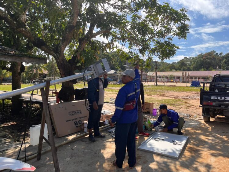 Desa Segihan Terangi Malam dengan 17 Lampu LPJU