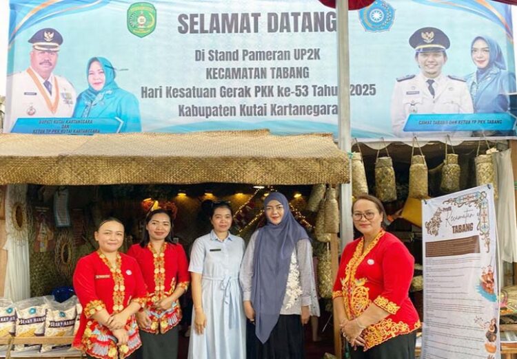 Tabang Mengukir Prestasi: Kerajinan Tangan Berbasis Kearifan Lokal