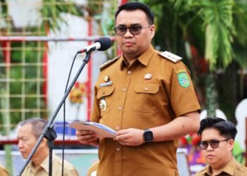 Bupati Aulia Pimpin Apel Gabungan ASN Kukar, Tekankan Pentingnya Kerja Sama Tim