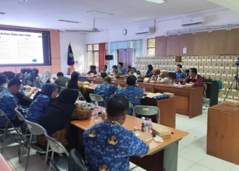 Peran DPMD dalam Pelestarian Lingkungan Desa,  Membina Lembaga Adat dan Masyarakat Hukum Adat