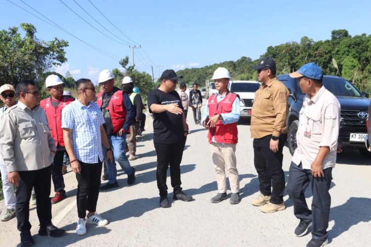 Membangun Jalan, Membangun Masa Depan, Bupati Kukar Tinjau Pembangunan Infrastruktur