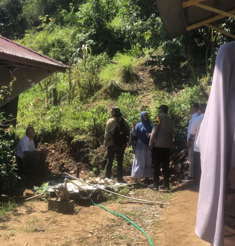 Bupati Kukar Tanggapi Surat Ibu Tiga Anak yang Rumahnya Hancur Diterjang Longsor