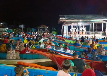 Bioskop Terapung di Muara Enggelam, Pengalaman Menonton Unik di Tengah Danau