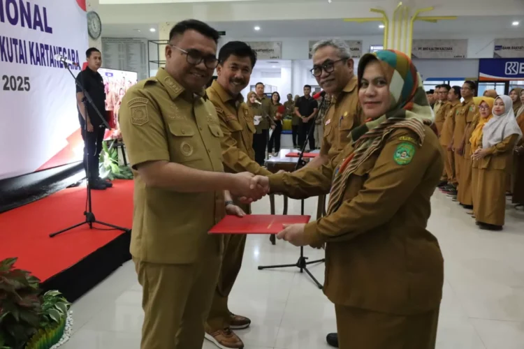 Bupati Lantik Pejabat Fungsional Baru, Pemkab Kukar Perkuat Pelayanan Publik