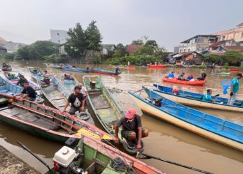 DLH Samarinda Genjot Kebersihan Sungai Menuju Target Adipura 2026