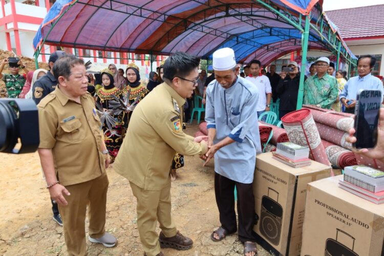 Kunjungi Desa Di Samboja, Wabup Rendi Janji Kukar IDaman Terbaik Akan Bawa Masyarakat lebih Sejahtera