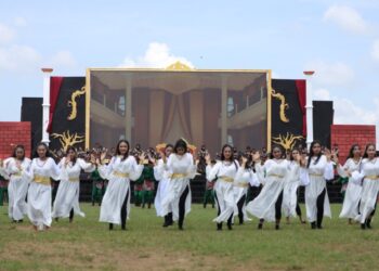 400 penari tampil Memukau dalam Pembukaan Festival Erau Adat Kutai 2025