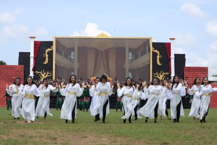 400 penari tampil Memukau dalam Pembukaan Festival Erau Adat Kutai 2025