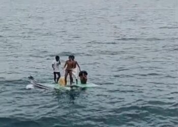 5 Korban Kapal Kayu Pengangkut Batu Bara yang Hilang ditemukan mengapung diatas papan