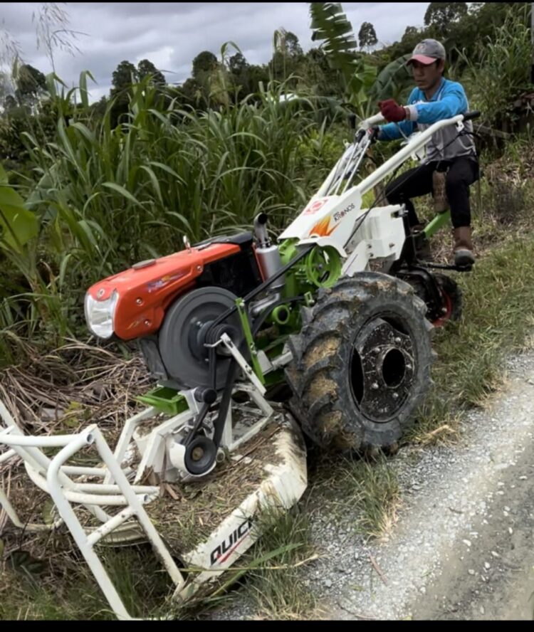 Datangkan Traktor, Kades Batuq Bangun Sektor Pertanian Untuk Tingkatkan Ekonomi
