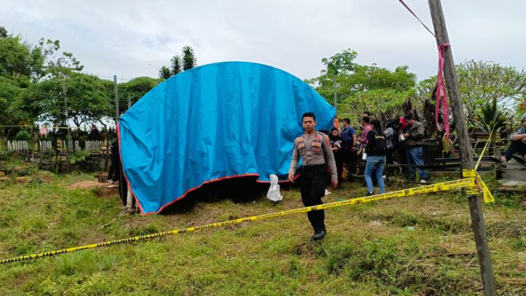 Polisi Bongkar Makam Bocah 13 Tahun di Loa Janan