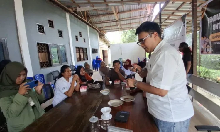 Menghidupkan Jiwa Kopi Melalui Pelatihan Barista desa Marang Kayu