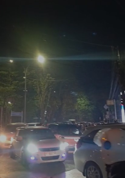 Sambut Tahun Baru 2026, Ribuan Warga Padati Teras Samarinda Malam Ini