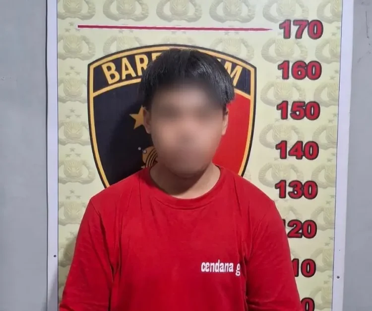 Gelapkan iPhone Senilai Rp98 Juta, Kurir di Samarinda Tak Berkutik Terekam CCTV