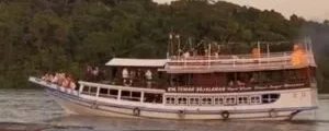 KM Teman Bejalan Terbakar di Sungai Mahakam, 68 Penumpang Dievakuasi Dramatis
