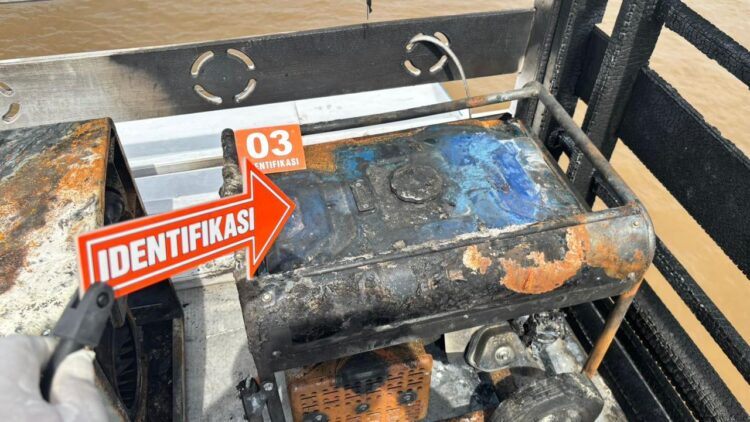 Selidiki Terbakarnya KM Teman Bejalanan, Polisi Telusuri Jejak Api di Sungai Mahakam