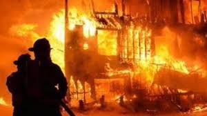 BREAKING NEWS: Kebakaran Hebat Hanguskan 9 Rumah di Samarinda Seberang, 5 Orang Terluka