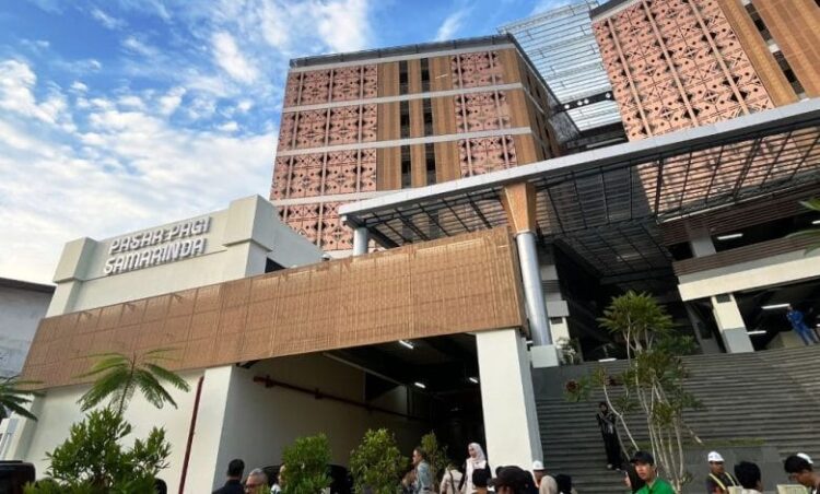 Baru Ditempati, Gedung Anyar Pasar Pagi Samarinda “Bocor” Akibat Tempias Hujan