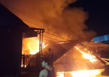 Si Jago Merah Amuk Rumah di Perumahan Dosen Unmul, Diduga Akibat Korsleting