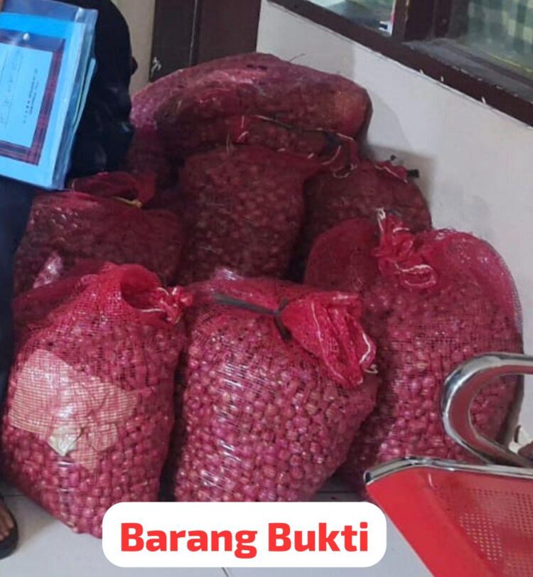 Drama Dini Hari, Ketika Keluarga Menjadi “Duri” dalam Toko Bawang