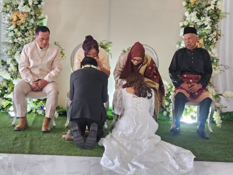 Air Mata Bahagia di Balik Janji Suci Karina & Aaron