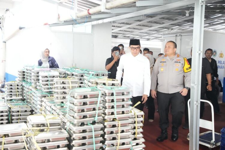 Dapur Bhayangkari Samarinda: Menenun Generasi Emas Lewat 2.554 Porsi Makan Bergizi Setiap Hari
